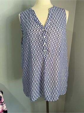 Gap Size XL Blue White Geometric V-Neckline Semi-Sheer Sleeveless Popover Tank